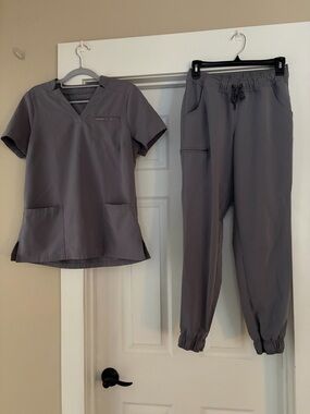 Jaanuu Women's Gray Scrub Top and Jogger Pants Set